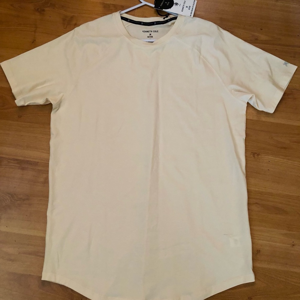 Kenneth Cole Active Mens Tech Short Sleeve Tee Shirt Cream Medium NWT